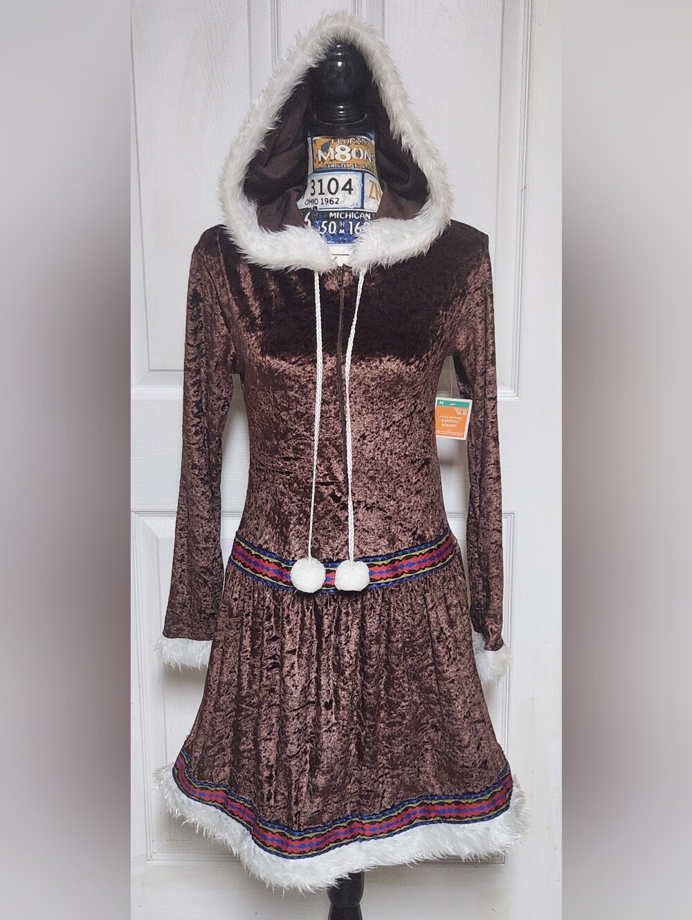 Adult Size Medium Eskimo Dress Halloween Costume